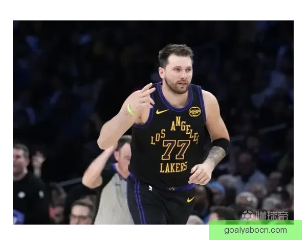 詹姆斯谈东契奇受伤与雷霆首节强势表现：我们遭遇重创