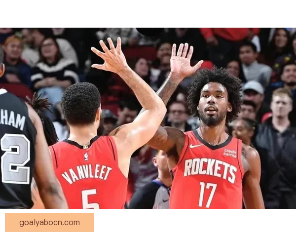 伊森重返首发贡献17分8助攻 困境中队友支持成为最大依靠